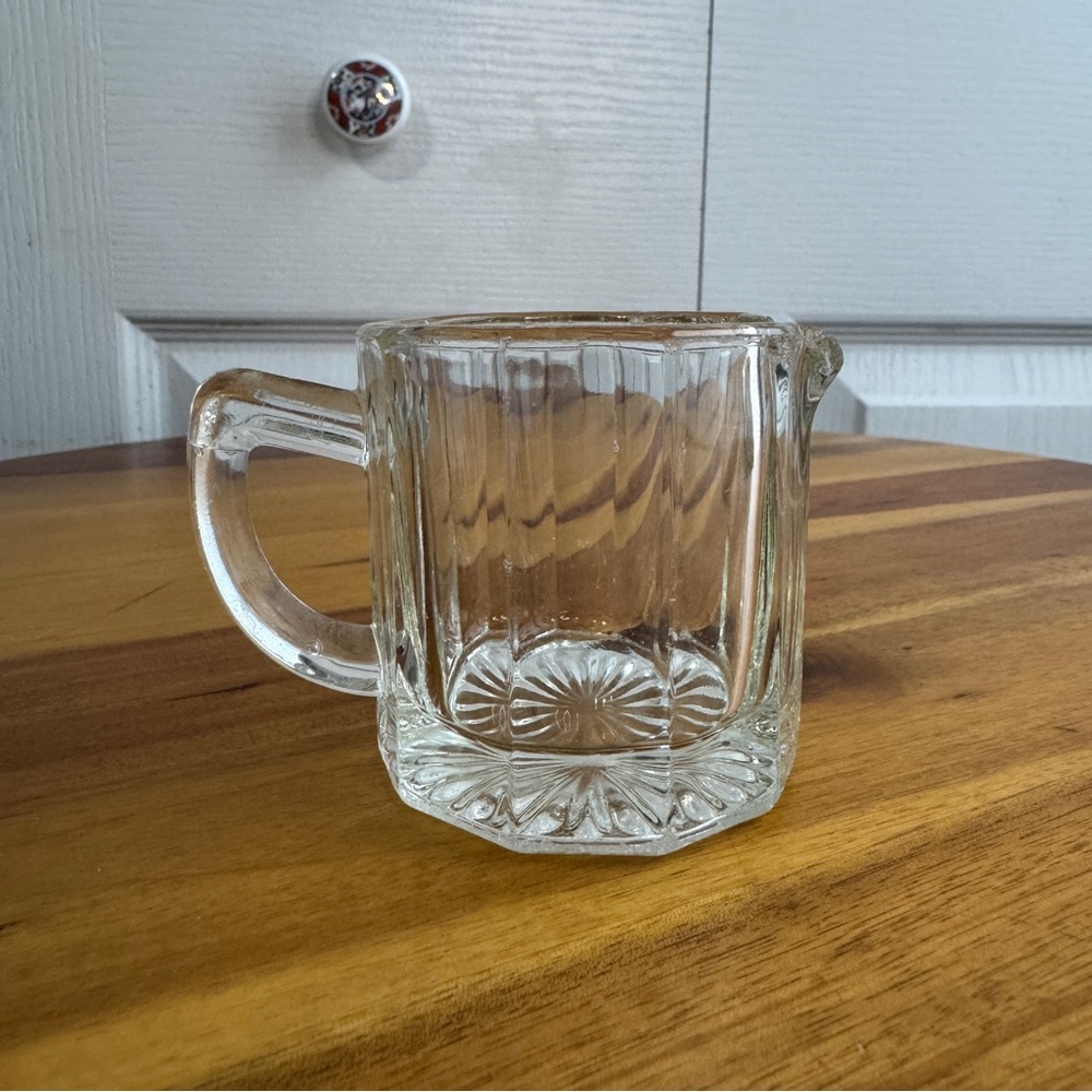 Indiana Glass peerless colonial mini creamer‎